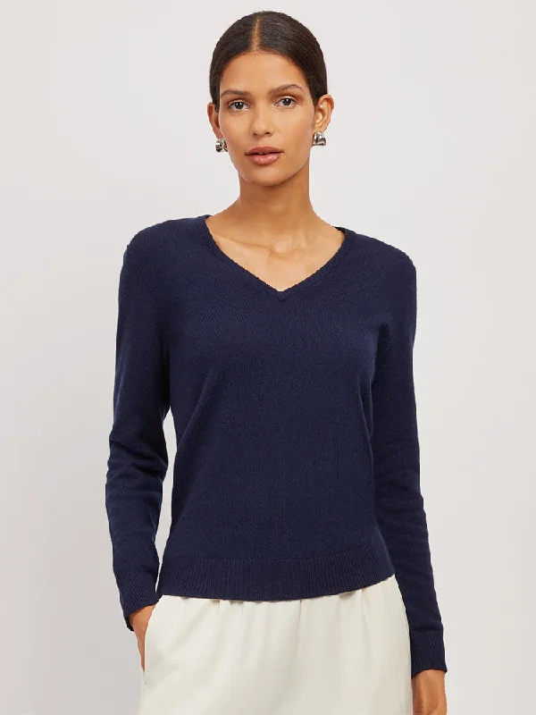 High-Fashion Knit TopsCashmere Oversized V-Neck Willow Sweater